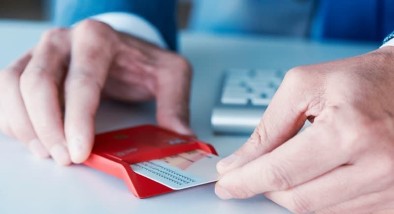 ultimii la relația online cetățean-administrație, dar peste Germania și Polonia la folosirea eID în relațiile din mediul privat