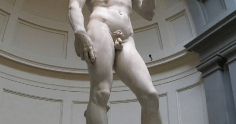 „David“ de Michelangelo nu se mai ţine pe picioare