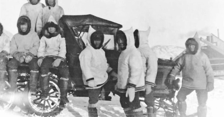 Snowmobile din 1926 descoperit în pădurile Canadei