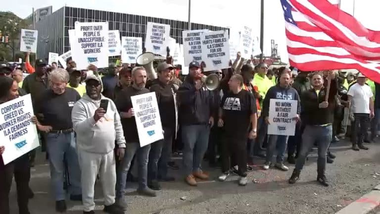 Greva docherilor – 70% din importurile de piese auto, blocate