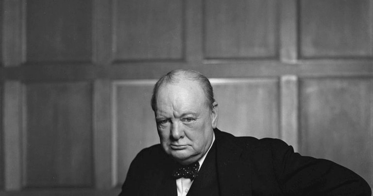 Italia a returnat Canadei o fotografie celebră cu Winston Churchill