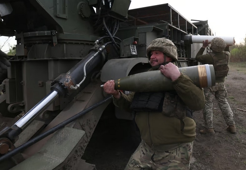 Băncile londoneze vor să introducă armele în categoria ”prietenoase cu mediul”