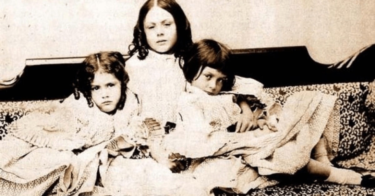 Fetiţa care l-a inspirat pe Lewis Carroll să scrie „Alice în ţara minunilor”
