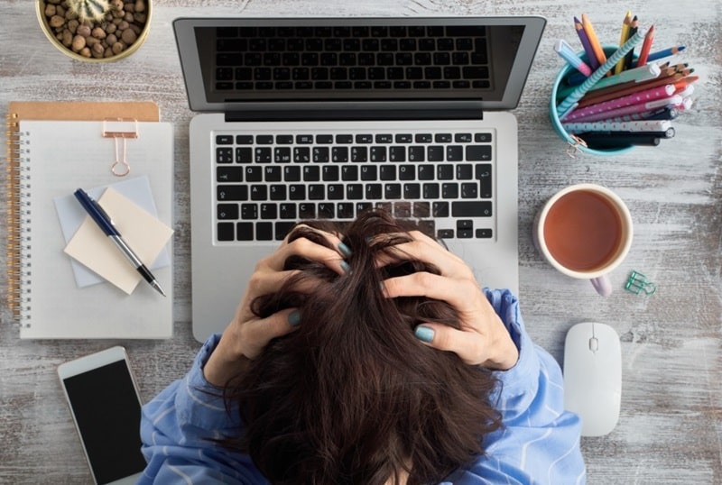 Rată mare a concedierilor în rândul Generației Z; de ce evită companiile să-i angajeze