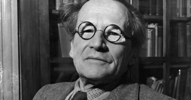 126 de ani de la naşterea lui ERWIN SCHRODINGER, fizician austriac, laureat al Premiului Nobel pentru fizică