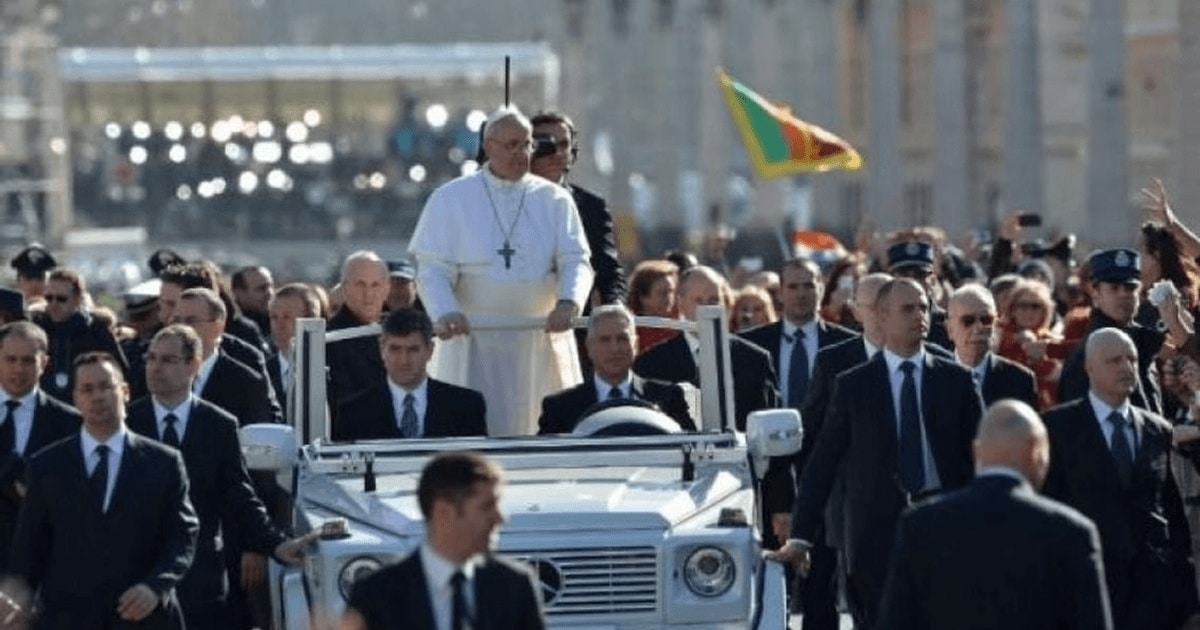 Scurt istoric al vehiculelor folosite de Papi