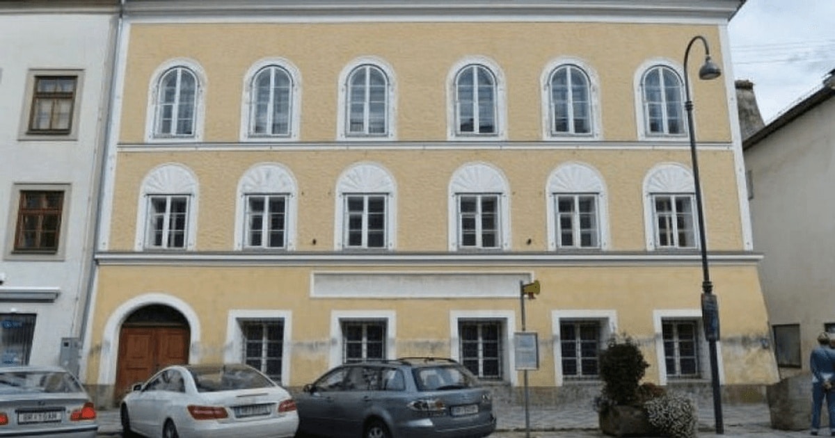 Un parlamentar rus vrea să cumpere casa în care s-a născut Hitler