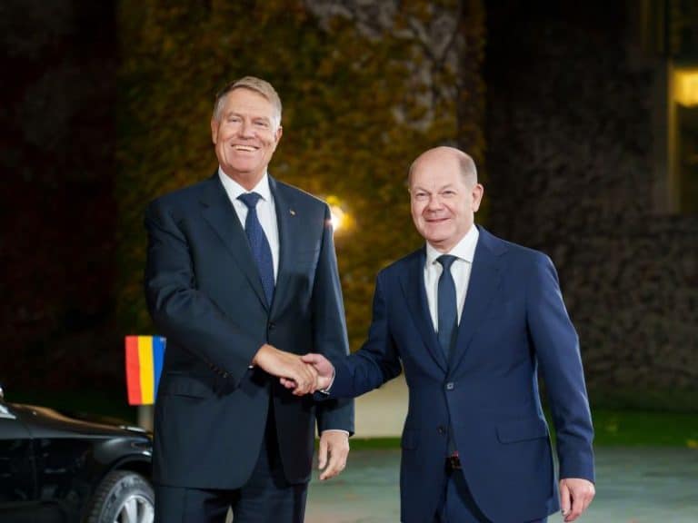 Scholz l-a informat pe Iohannis cu privire la discuția avută cu Putin