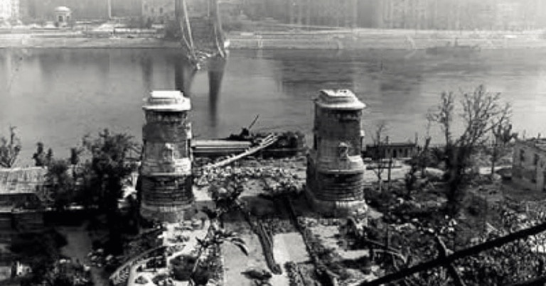 O bombă din timpul celui de-al Doilea Război Mondial a fost descoperită în Dunăre, la Budapesta