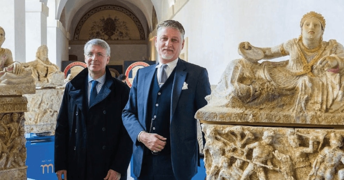 Artefacte etrusce dezgropate de jefuitori de morminte „amatori”, recuperate de autoritățile italiene