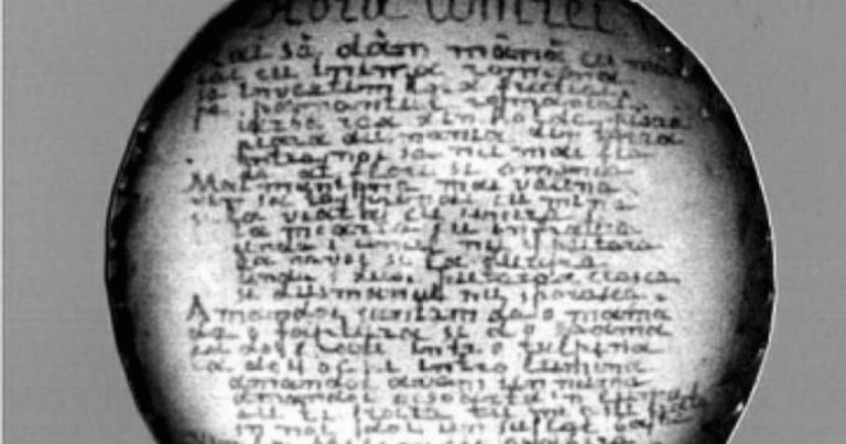 Butonul de cămaşă al lui Kogălniceanu, pe care era inscripţionată “Hora Unirii”, FURAT de la Muzeul din Focşani