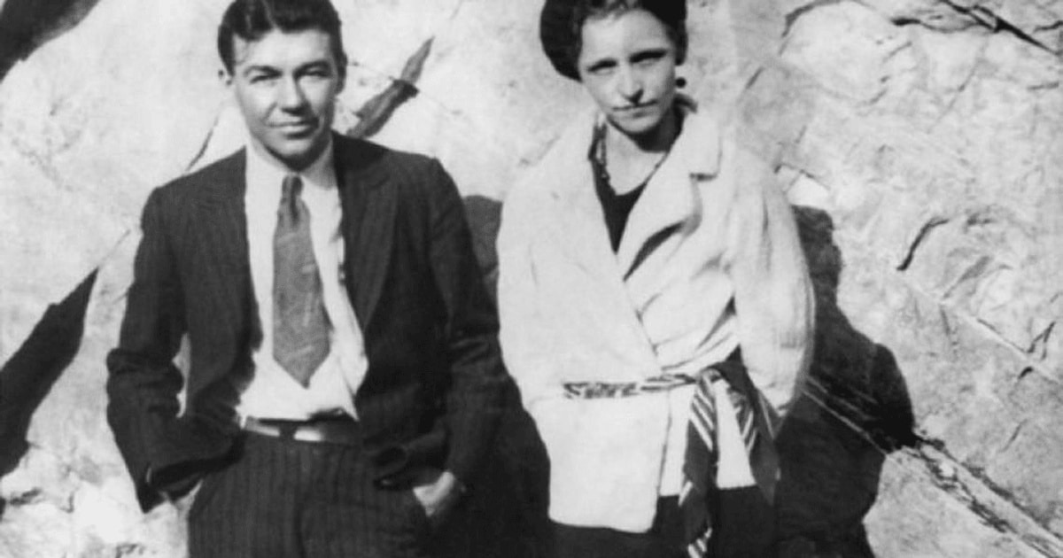 Pistoalele celebrului cuplu Bonnie şi Clyde, vândute la licitaţie