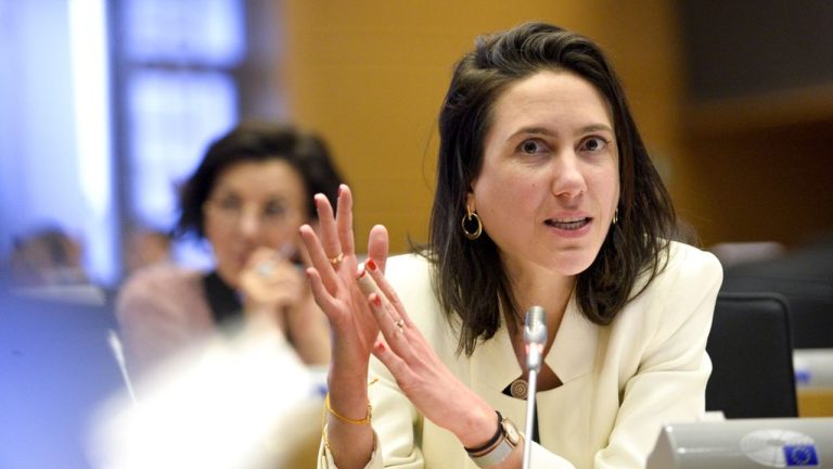 Directorul general al TikTok, convocat la Parlamentul European pentru rolul platformei în alegerile din România