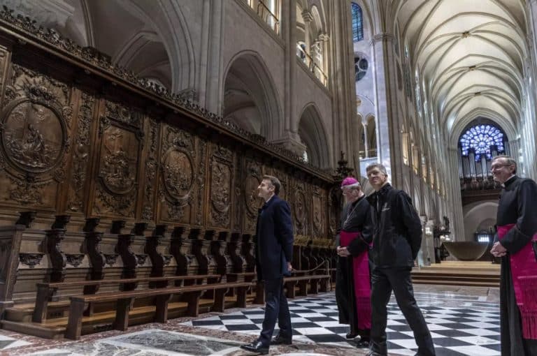 Video LIVE / Ceremonia de redeschidere a catedralei Notre Dame