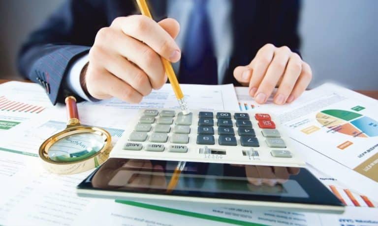 În România, o coaliție guvernamentala fragmentata risca sa ducă la fiscalitate relaxata