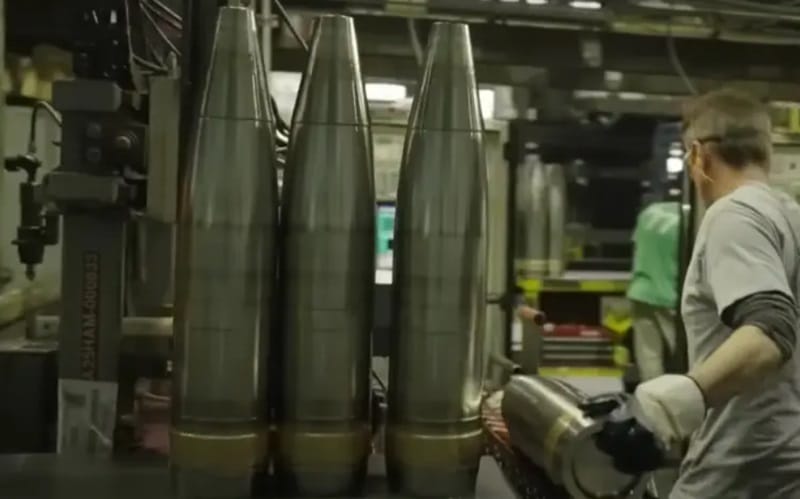 Derogare pentru ca firmele strategice din industria apărării să poată participa la achiziții publice chiar dacă au datorii