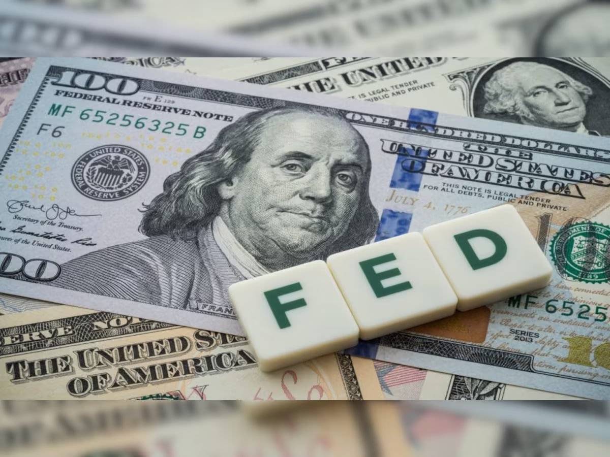 Dolarul crește la maximul ultimilor 2 ani și Bursele intră pe roșu