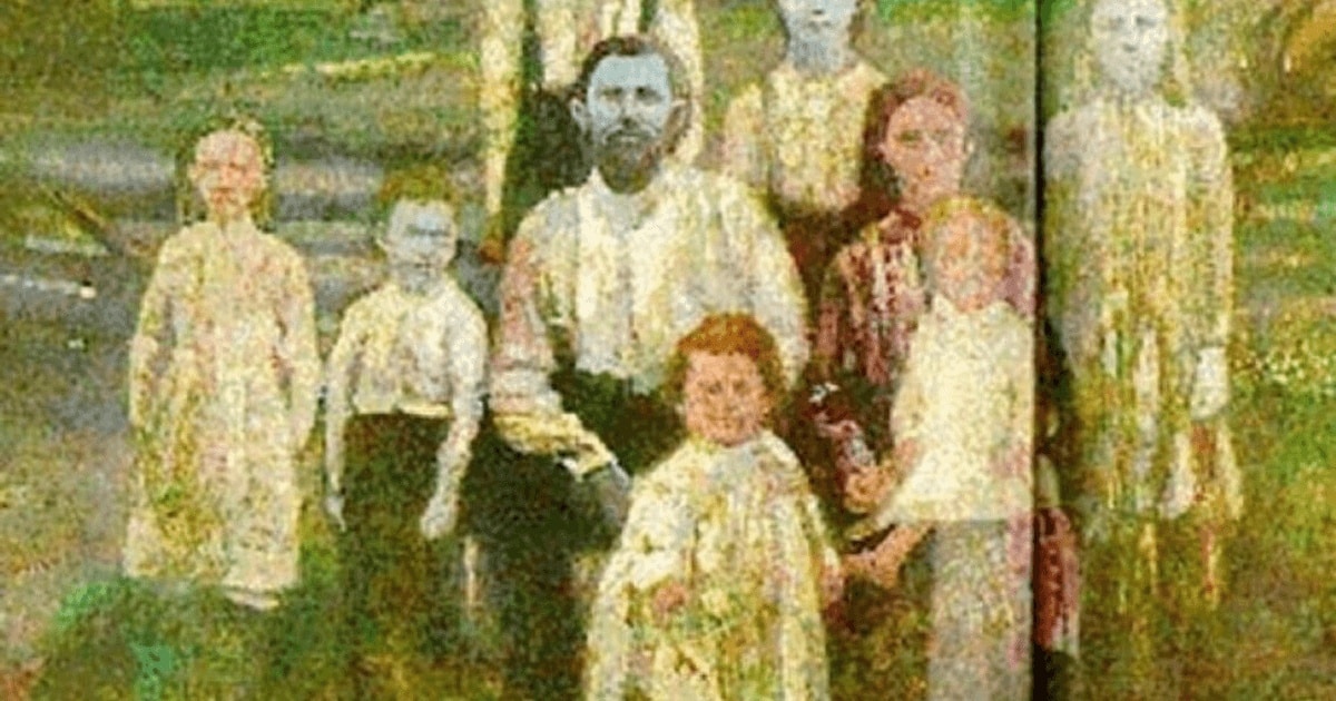 Istoria de peste două secole a unei familii blestemate cu ,,sânge albastru”
