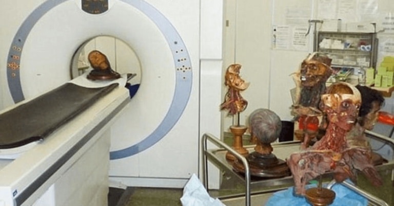 Îngheţate în timp. Mumiile italiene de acum 200 de ani