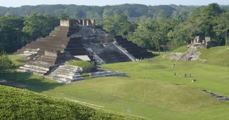 A fost descoperită o nouă inscripţie maiaşă ce face referire la 2012