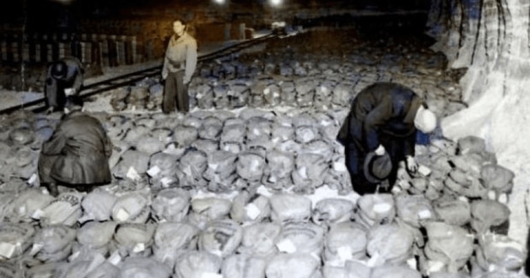 Buncărul cu aur al naziştilor, estimat la peste 560 milioane euro, fotografiat de aviaţia britanică