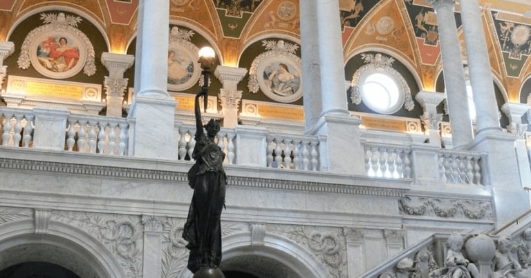 Cea mai mare bibliotecă din lume este Biblioteca Congresului S.U.A