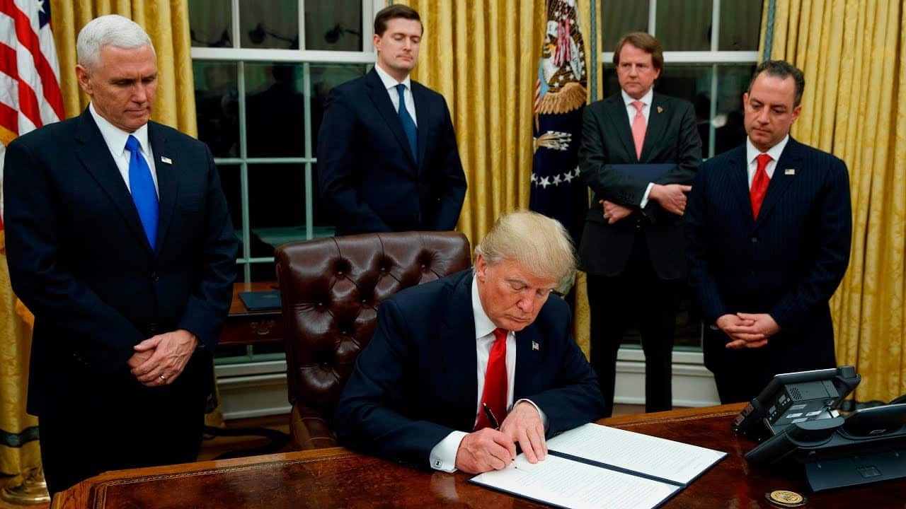 Lista celor 36 de ordine executive semnate de Donald Trump în primele ore de mandat