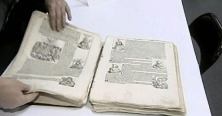 VIDEO A fost descoperită o carte veche de 600 de ani