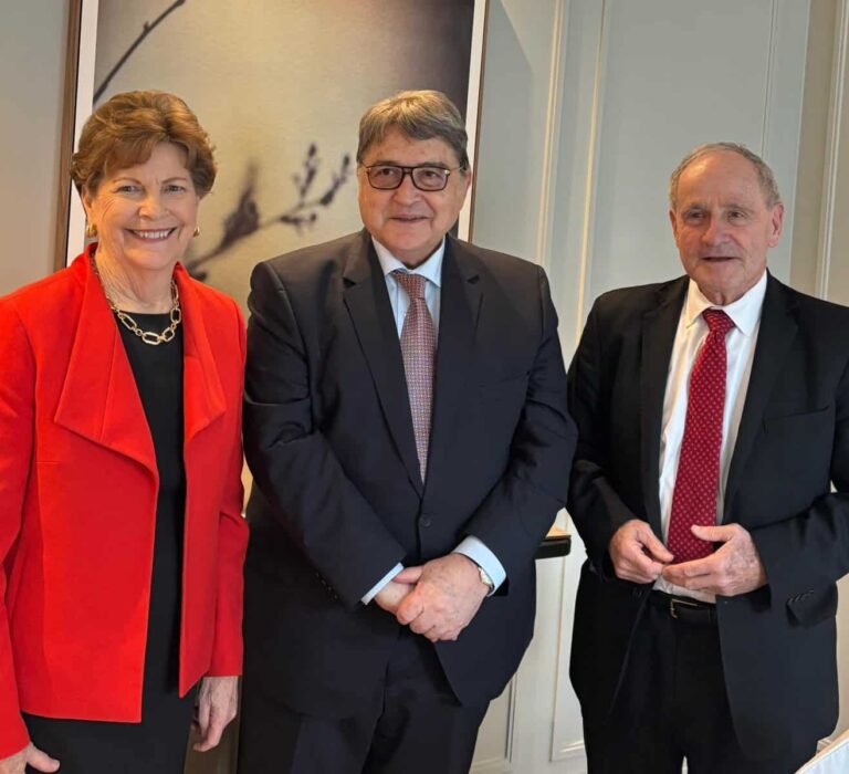 Emil Hurezeanu, la München: Discuții cu senatori americani pe tema ingerințelor străine în alegerile prezidențiale / Întrevederi bilaterale cu omologi din UE, Orient și Asia