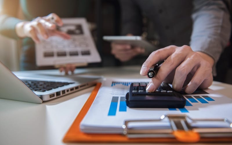 Creștere record a numărului de firme aflate în dificultate – o listă de cauze. Grija se propagă în business – 82% din antreprenori se așteaptă la un 2025 și mai dificil