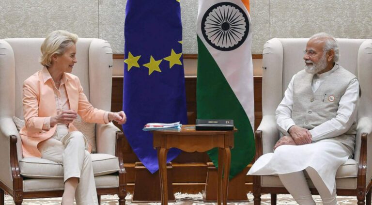 UE deschide frontul economic indian – Ursula von der Leyen și 21 de comisari merg la New Delhi