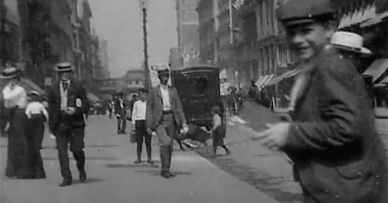 Unde a fost emisă prima amendă pentru viteză din lume? Șoferul „gonea” pe un drum cu limită de 3,2 km/oră