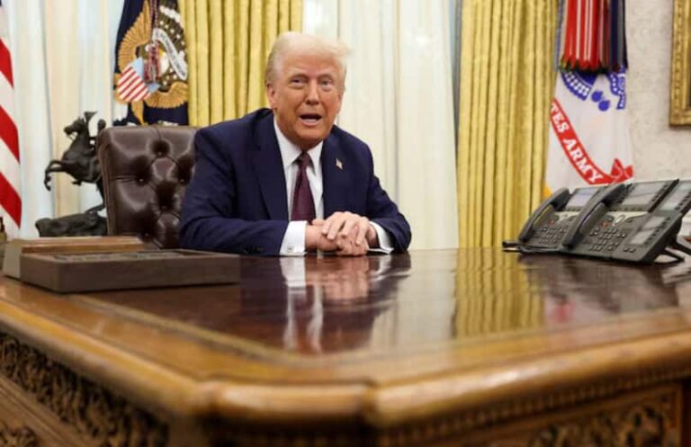 Donald Trump anunță taxe vamale de 25% asupra aluminiului și oțelului care intră în SUA. Schimbare de abordare – de la mișcări șoc, la tarife egale