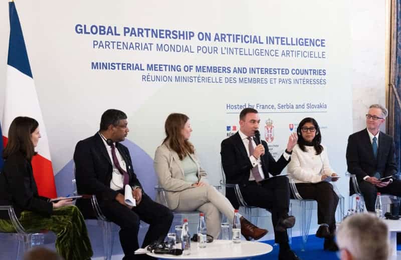 Ministrul Economiei, discurs la summit-ul AI de la Paris: “Transformăm România într-un hub regional de tehnologii emergente”