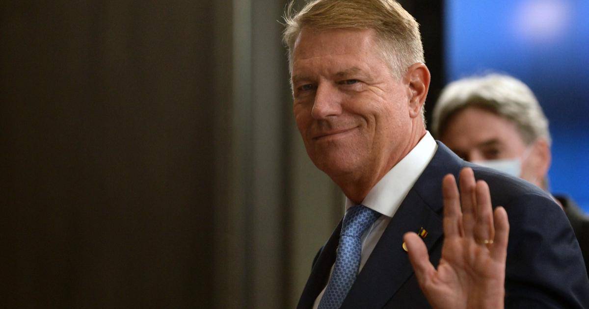 Video / Cotroceni – ceremonia de ”predare a cheii”: a plecat Klaus Iohannis, ce are de făcut Ilie Bolojan