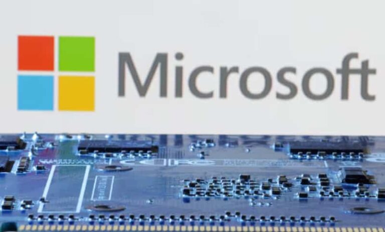 Schimbări cu potențial major în industria AI: Microsoft renunță la „sute de megawați” în centre de date – Reevaluare a cererii AI sau schimbare strategică?