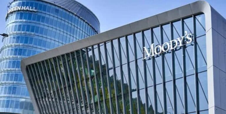 Moody’s păstrează ratingul de țară dar schimbă la „negativă” perspectiva României