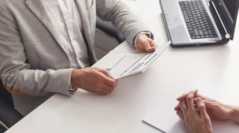 DOCUMENT / Reformă majoră la Evidența angajaților: Revisal se transformă în REGES-ONLINE, angajatorii au 6 luni pentru a face tranziția