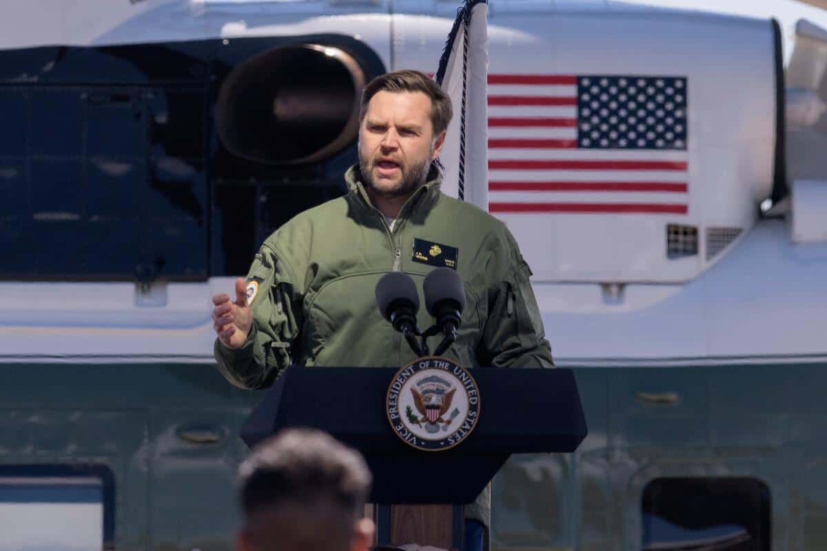 Vizita lui JD Vance în Groenlanda – controverse puternice: de la atacuri la adresa Danemarcei că nu oferă insulei securitate față de „incursiunile foarte agresive ale Rusiei și Chinei”, la „Yankees Go Home”