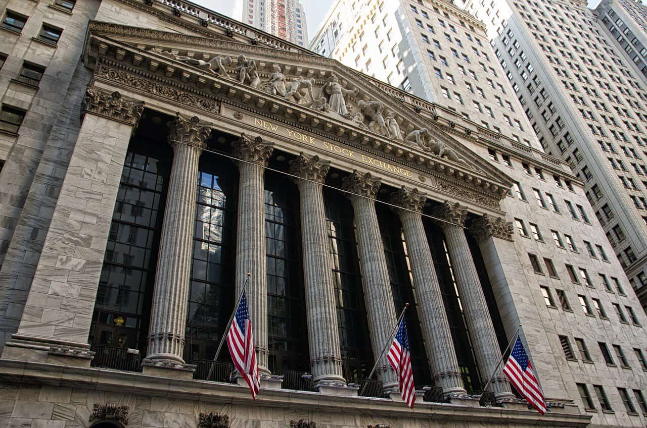 Sânge pe Wall Street – Dow Jones pierde peste 1.500 de puncte la deschidere. Unde fuge lumea investitoare