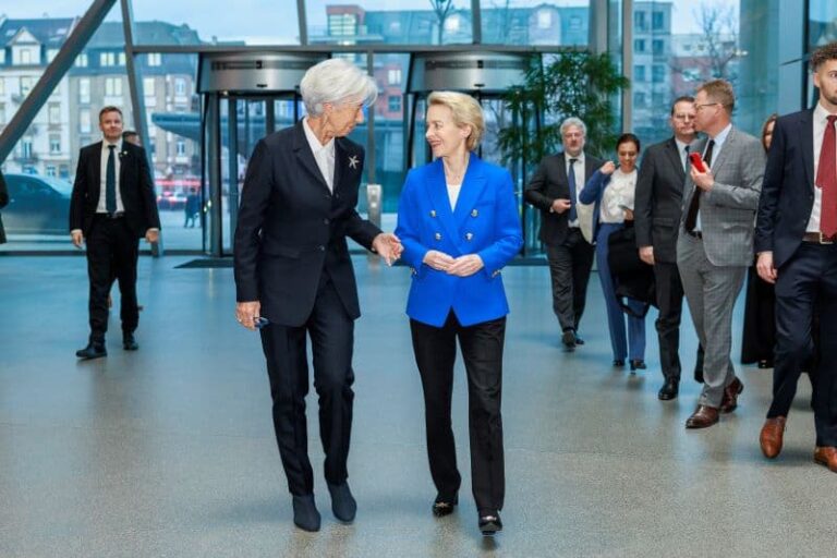 Conflict între BCE și CE: Oficialii de la Frankfurt se tem că un aflux de active denominate în dolari în Europa ar putea devia economiile europene către SUA