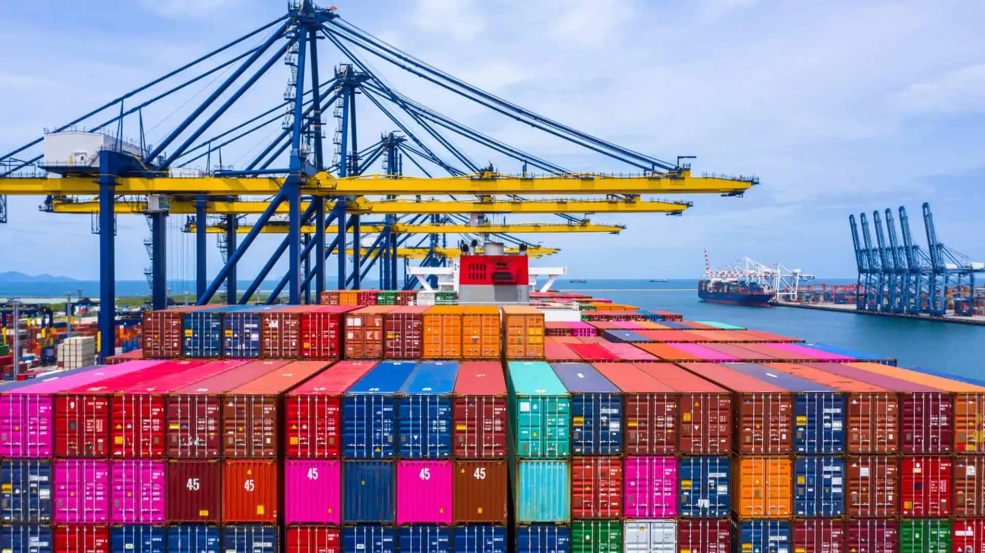 Comerțul mondial gri: cum schimbă China etichetele cu ”Made in China” pentru a ocoli tarifele SUA. Intermediarii și redesenarea geoeconomiei