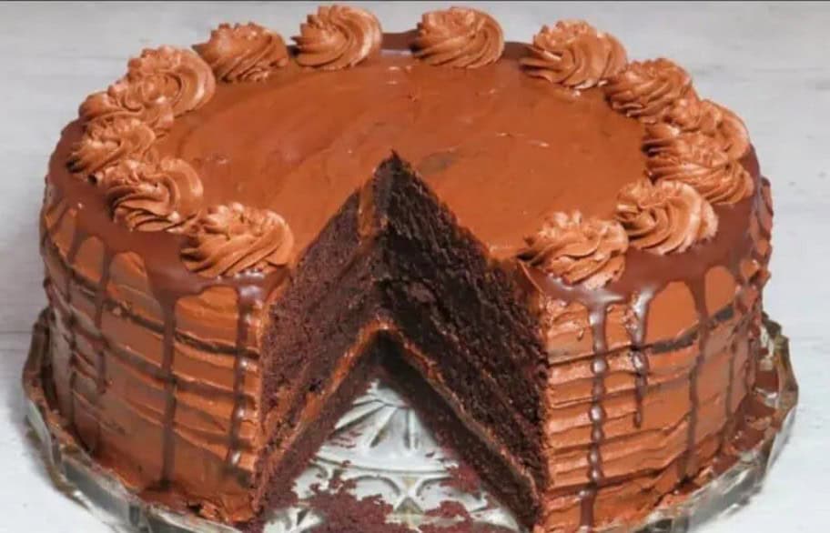 T1: din 10 lei intrați sub formă de venituri fiscale și contribuții de asigurări, 9 lei s-au dus pe salariile din sectorul public, pensii și beneficii sociale – Cu plățile dobânzilor la datorie, bugetul e compleșit total