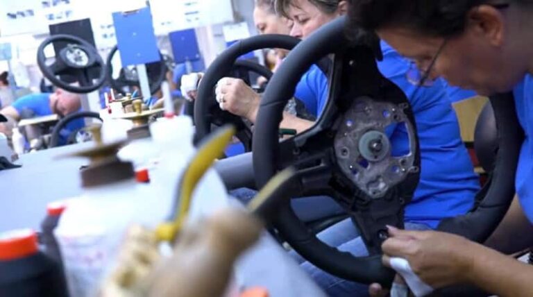 68% dintre producătorii și furnizorii auto din Germania pregătesc disponibilizări în 2025 – impactul s-ar resimți în industria României