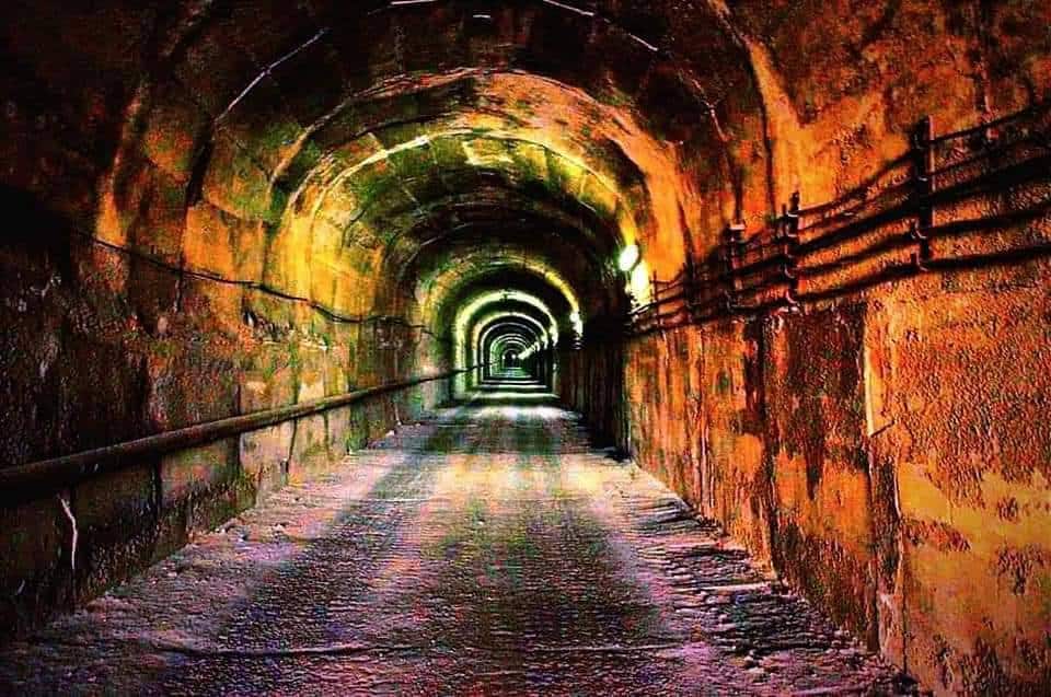 „Drill, Baby, Drill!” traducerea românească: Industria minieră a ajuns să aibă un profit mai mic ca două hipermarketuri