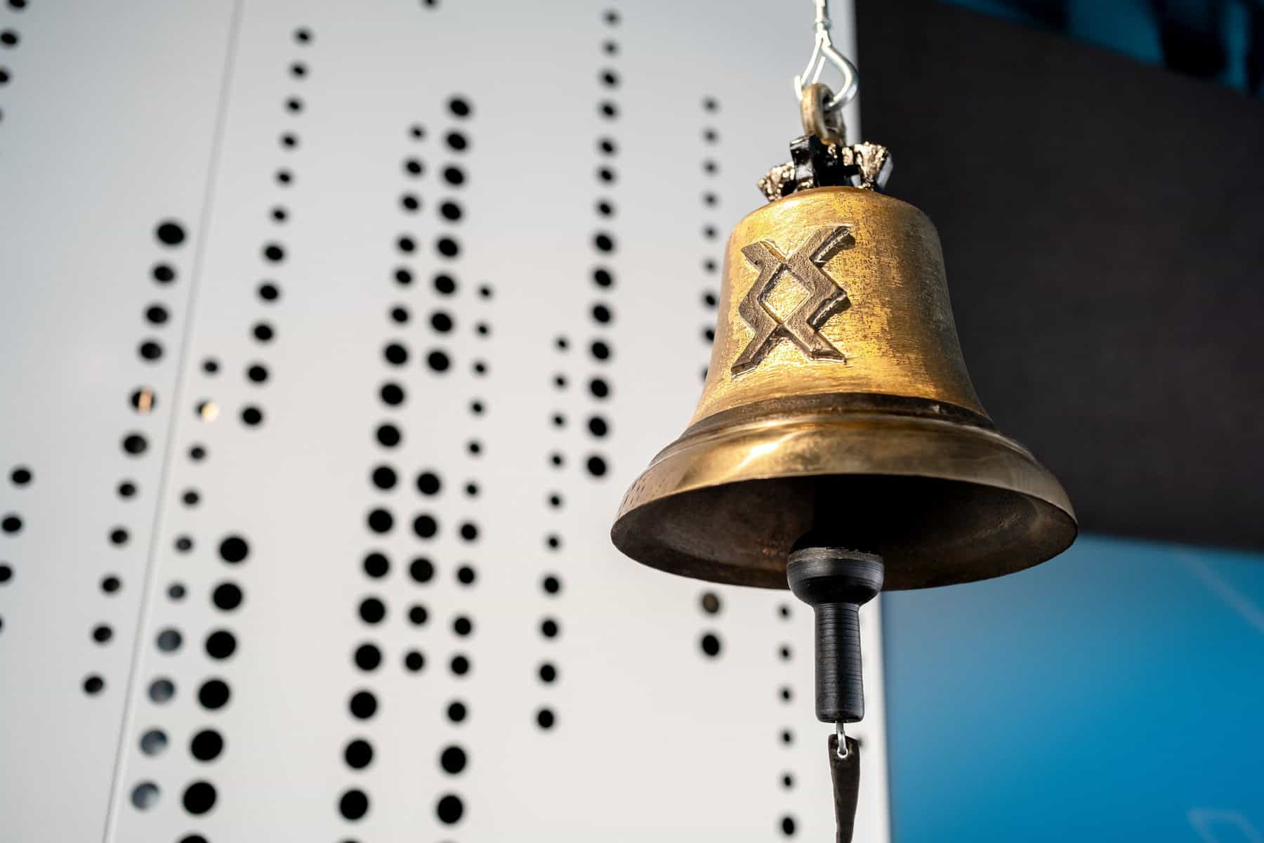 Numărul investitorilor de retail la BVB – creștere cu 8,8% în T1 – se apropie de un sfert de milion – 20% din ei au doar titluri de stat. Micii investitori – 68% din total, dețin sub 1% din portofoliu