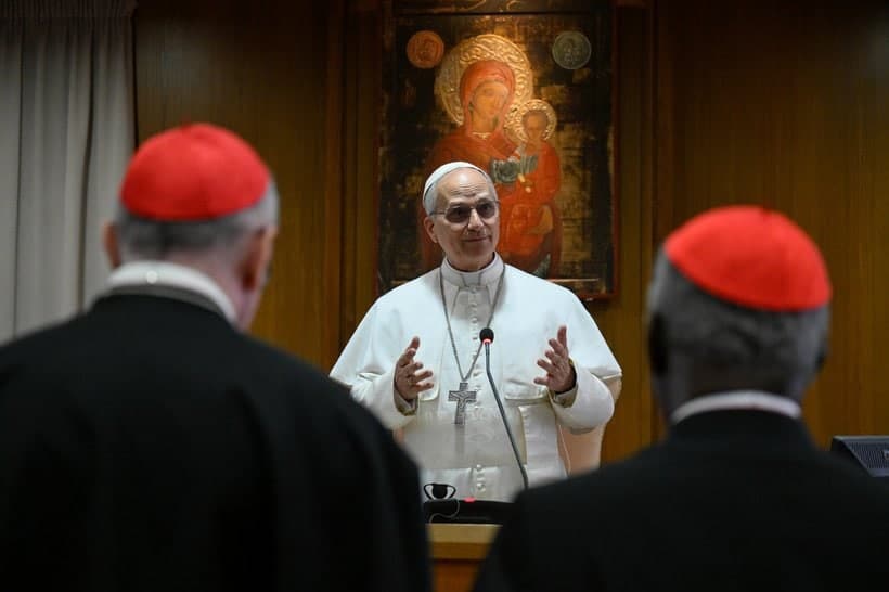 Componenta socială a pontificatului în era AI: Papa Leon al XIV-lea a explicat de ce şi-a ales acest nume, și-a prezentat blazonul și și-a anunțat deviza.