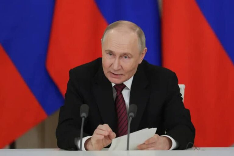 Vladimir Putin propune negocieri directe cu Ucraina, în 15 mai, la Istanbul, fără precondiția unui armistițiu – Vrea ca discuțiile să fie reluate „din punctul în care au fost întrerupte” în 2022 / Reacțiile lui Trump și Macron