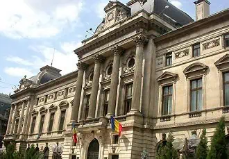 Mixul de factori care a împins euro peste 5 lei. Excesul de lichiditate din piața monetar-bancară s-a restrâns puternic în debutul lunii mai, după intervențiile BNR – Cum explică criza leului JP Morgan