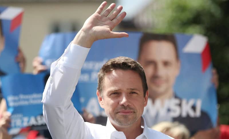 Exit-poll Polonia – Primarul centrist al Varșoviei a câștigat la limită primul tur al prezidențialelor – rezultat mai slab decât indicau sondajele